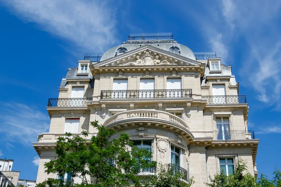 Avenue Montaigne, Paris 8e — préavis de location