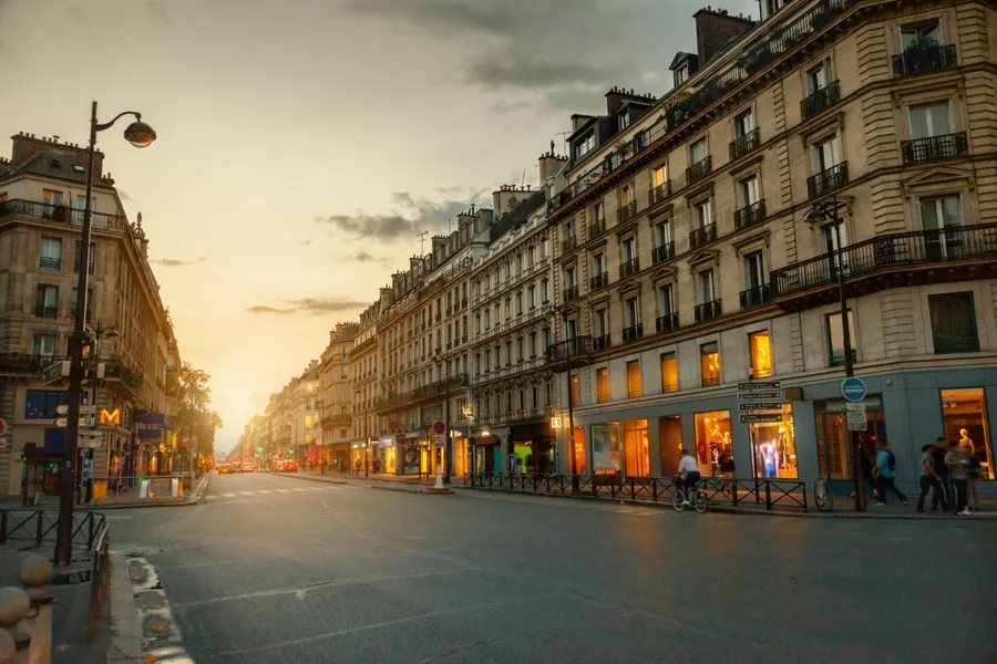 Arcades de la rue de Rivoli à Paris — charges locatives récupérables